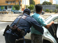 Cae sujeto por robo de vehículo en Ecatepec