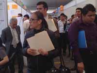Miles buscan empleo en Naucalpan
